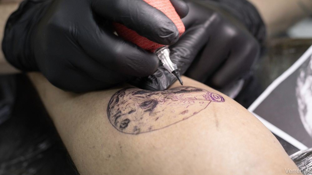 tattoo needle - how much do tattoos cost