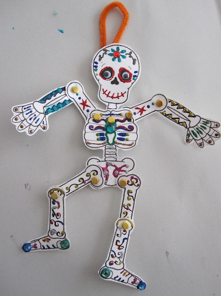 Kids Crafts // 25 Skeleton Themed Halloween Crafts for Toddlers