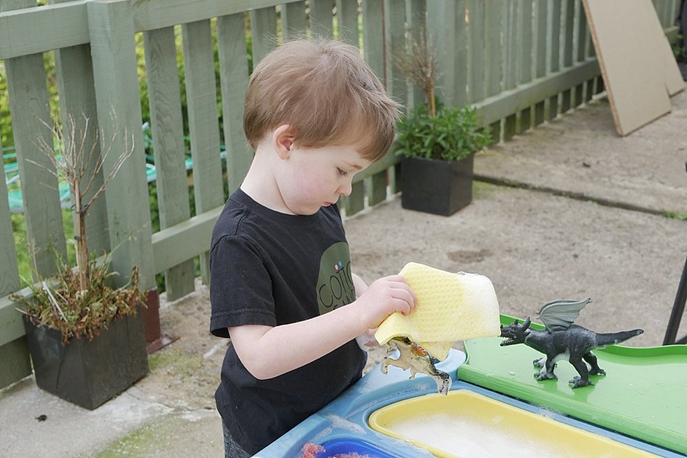 Gelli Baff Dinosaur Wash Sensory Play Set Up for Toddlers