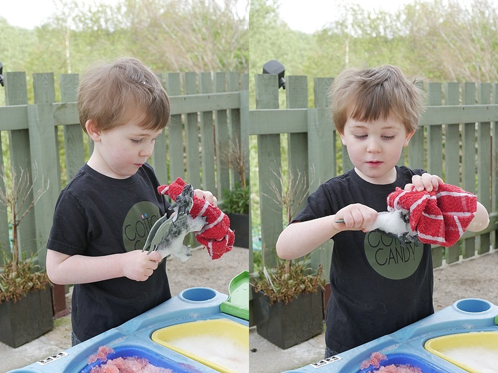 Gelli Baff Dinosaur Wash Sensory Play Set Up for Toddlers