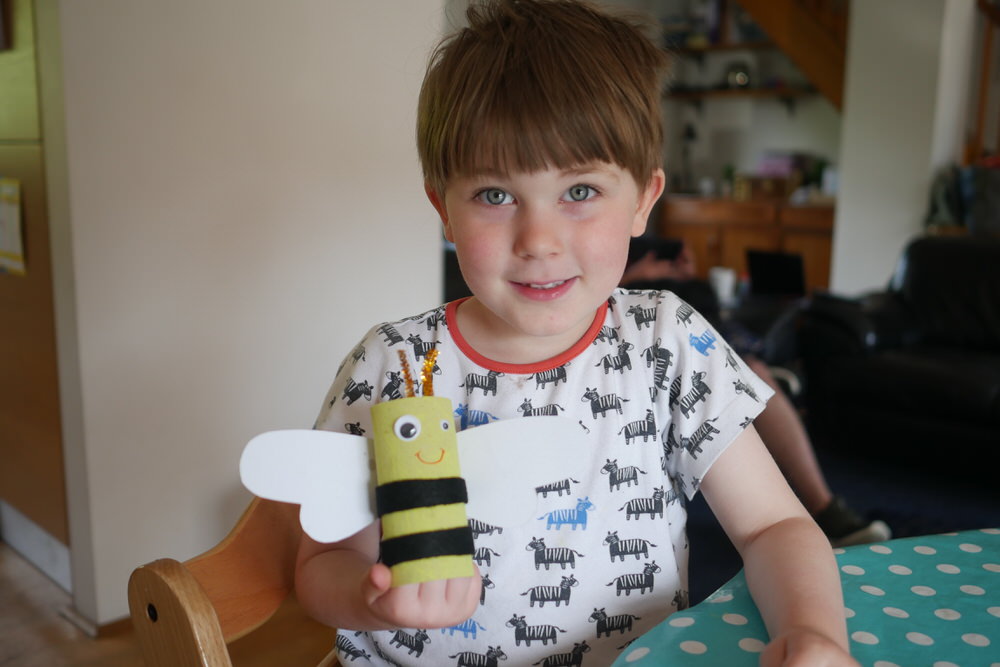 Kids Crafts // Toilet Roll Bumblebee Craft for Kids