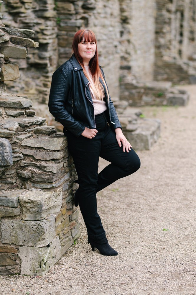 How to wear black jeans