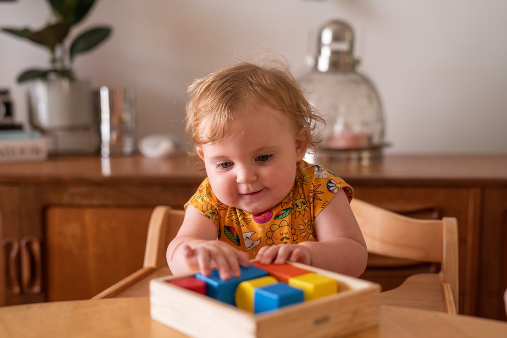 how to play with wooden blocks