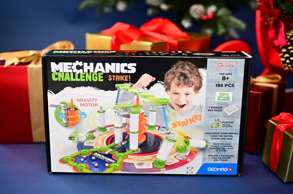 Magnetic construction set for kids