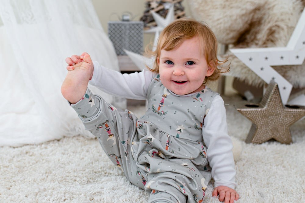 Little acorn makes handmade kids clothing 