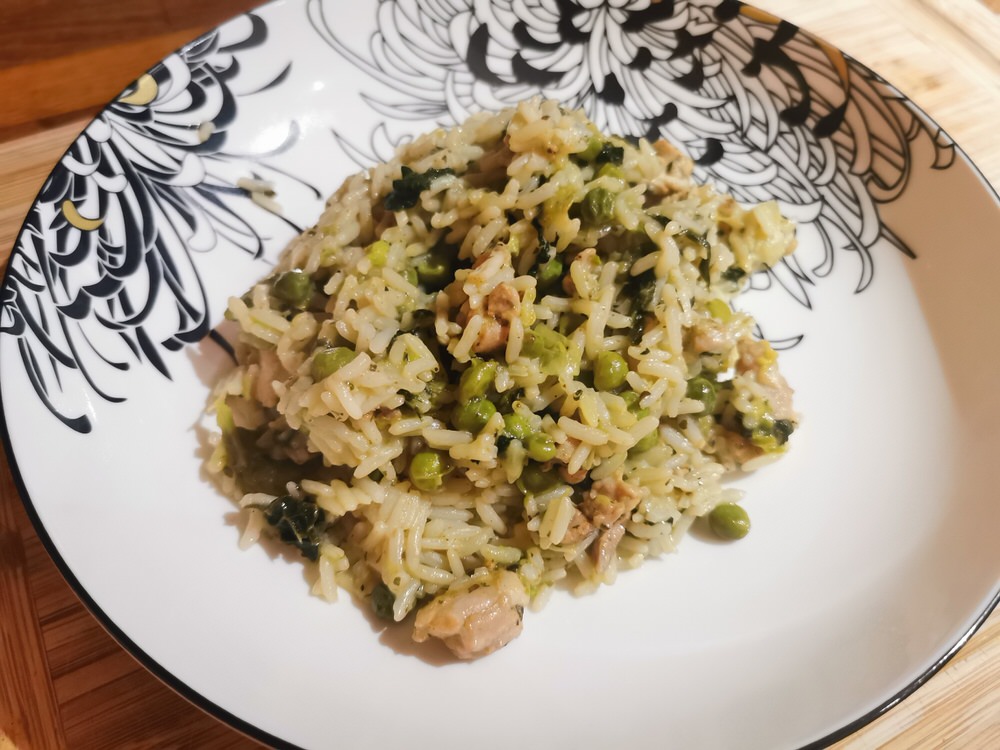 Pressure Cooker Slimming World Friendly Chicken and Rice with all the Greens!