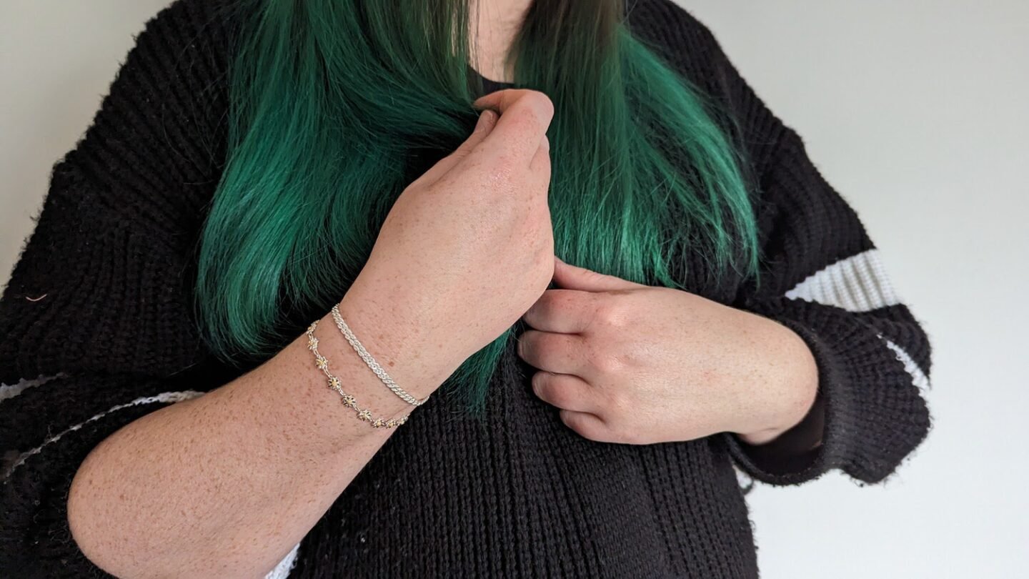 Daisy jewellery - mothers day gift ideas 