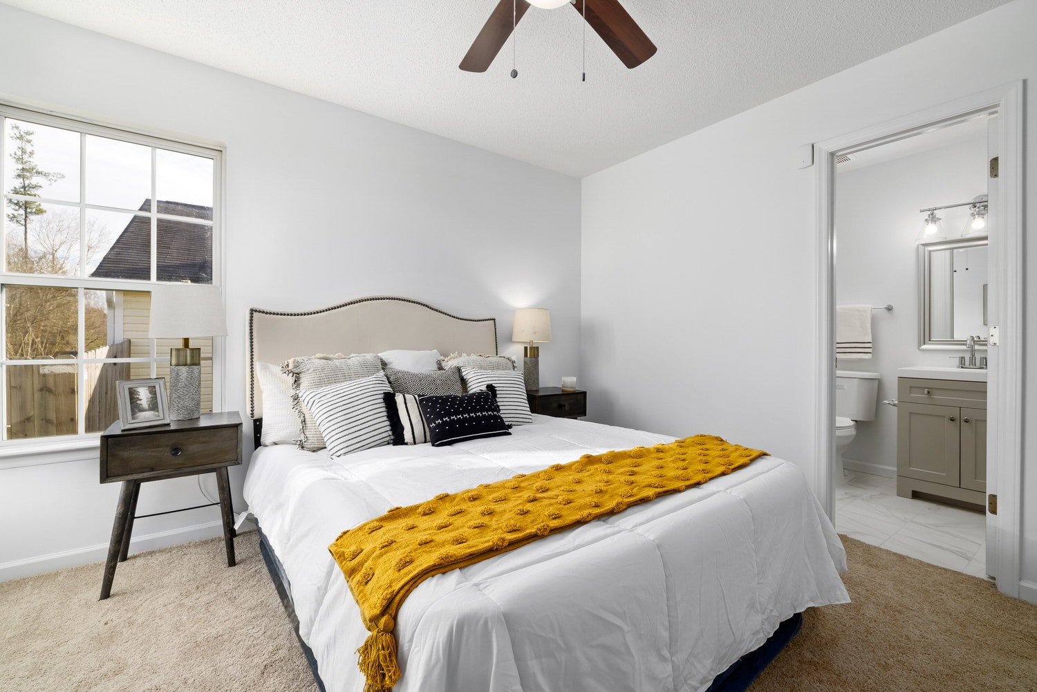 Quick Ways to Bring Colour Into Your Bedroom