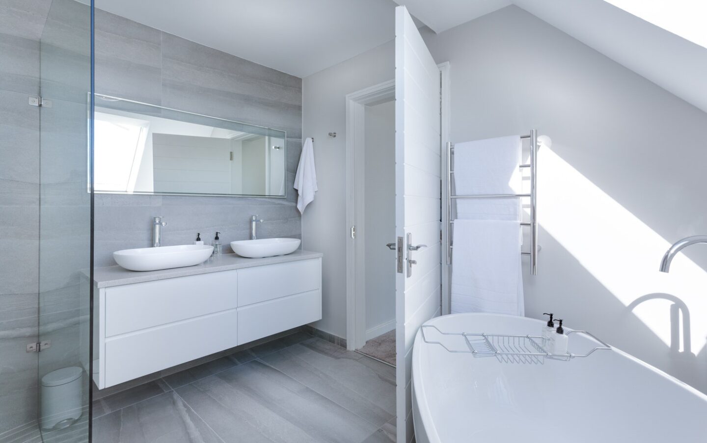 Redecorating Your Bathroom: Advice On A Fresh Start