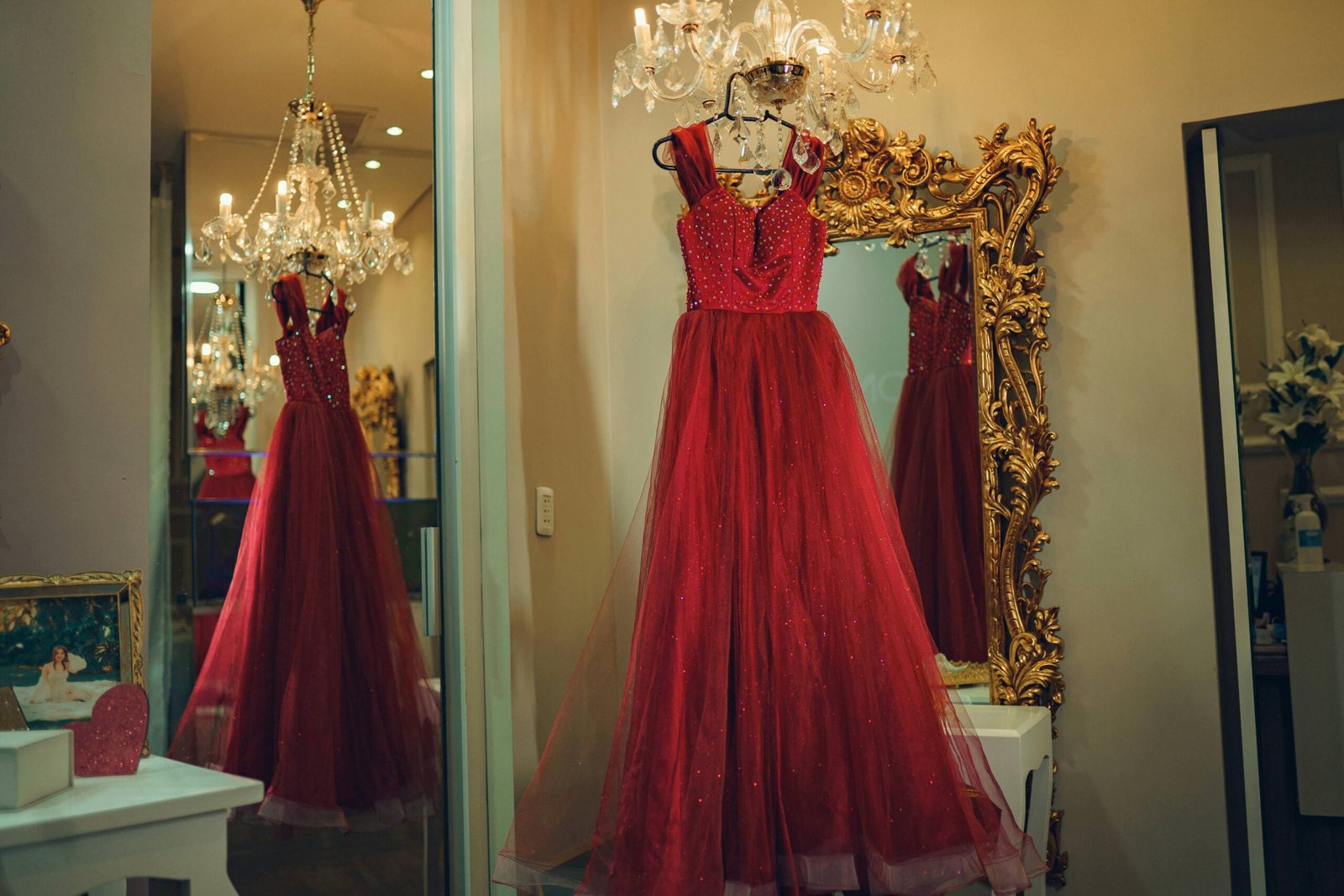 How to Find the Perfect Elegant Event Dresses for Curvy Ladies